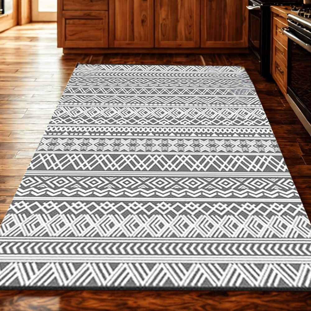 Reversible Plastic Outdoor Rug – Waterproof Camping RV Mat for Rooftop, Porch & Backyard