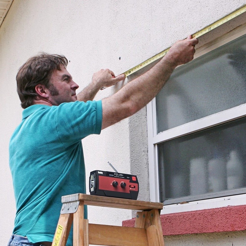 Heavy Duty Solar Powered Emergency Weather Alert Radio image 3