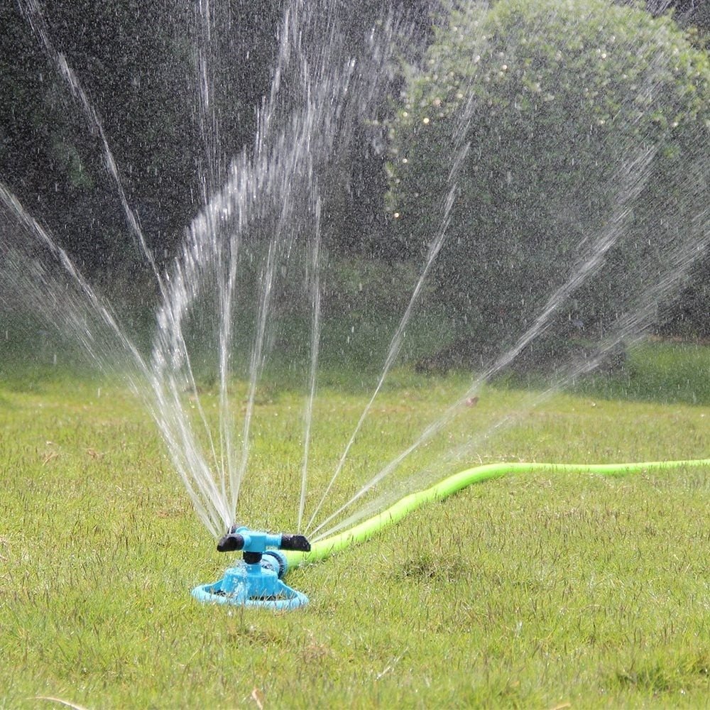 Oscillating Above Ground Lawn Water Sprinkler image 1