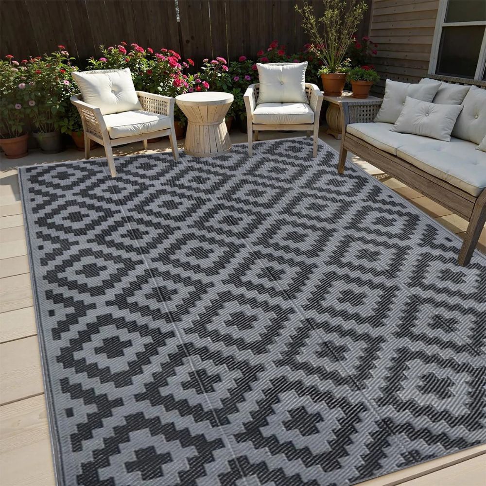 Black & Gray Cross Pattern Outdoor Rug – Waterproof Reversible Plastic Straw Patio Mat
