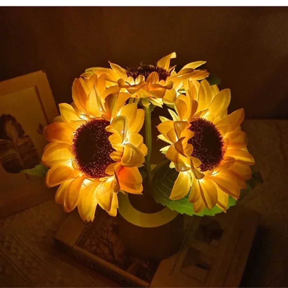 USB Rechargeable Sunflower Lamp – Warm Light Bedside & Desktop