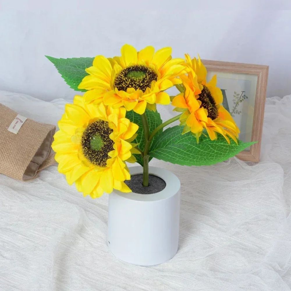 USB Rechargeable Sunflower Lamp – Warm Light Bedside & Desktop