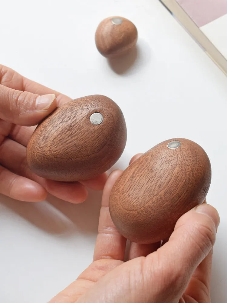 Nordic Solid Wood Balancing Stone Sculpture – Minimalist Zen Puzzle Decor
