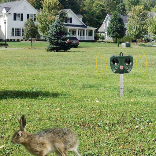 Powerful Ultrasonic Garden Squirrel Repeller Deterrent - Image 3